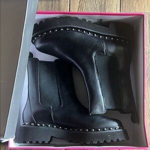 Vince Camuto Black Leather Women's Boots 8.5 NWT